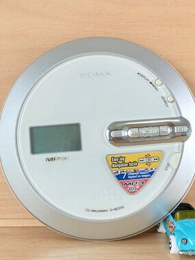 Sony Walkman D-NE330 Portable CD Player MP3 ATRAC CD-R/RW Tested
